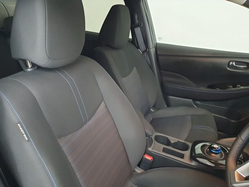 More views of Nissan Leaf