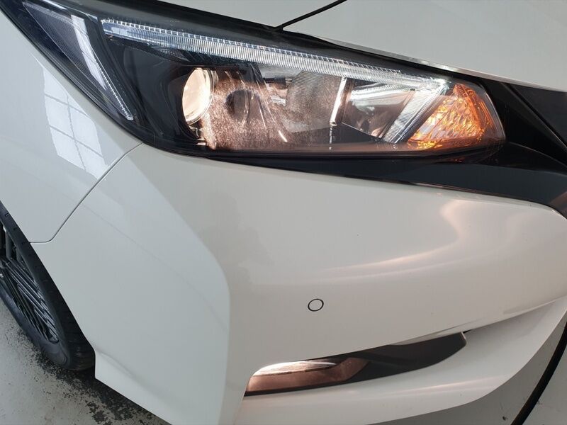 More views of Nissan Leaf