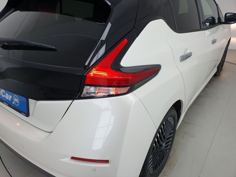 More views of Nissan Leaf