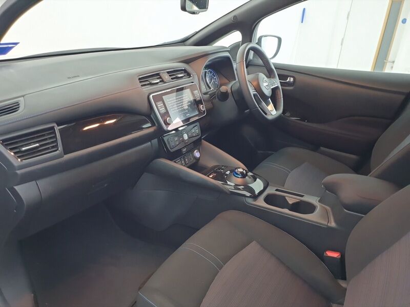 More views of Nissan Leaf