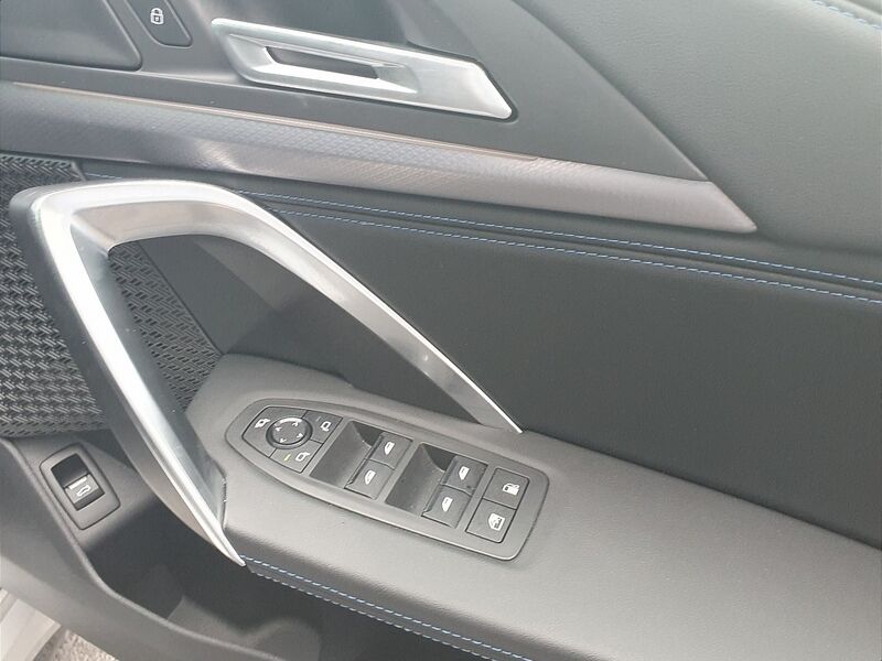 More views of BMW X1