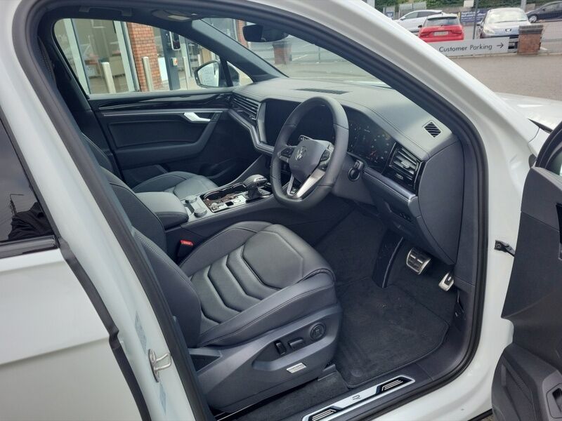 More views of Volkswagen Touareg