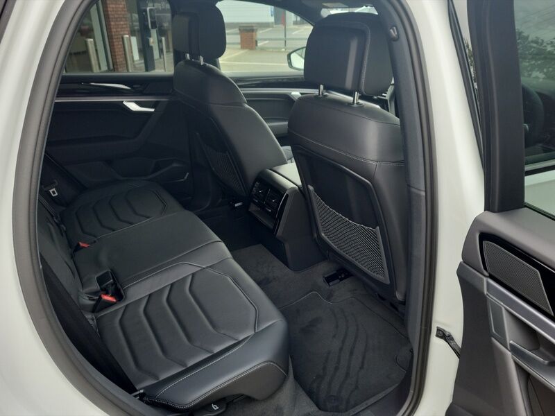 More views of Volkswagen Touareg