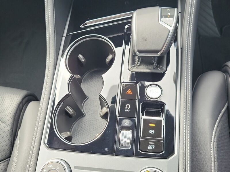 More views of Volkswagen Touareg