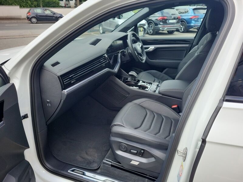 More views of Volkswagen Touareg