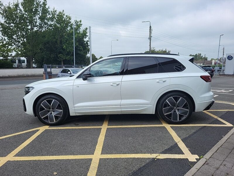 More views of Volkswagen Touareg