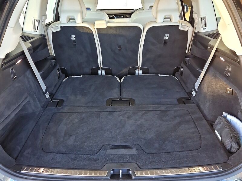 More views of Volvo XC90