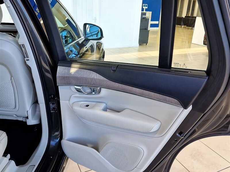 More views of Volvo XC90