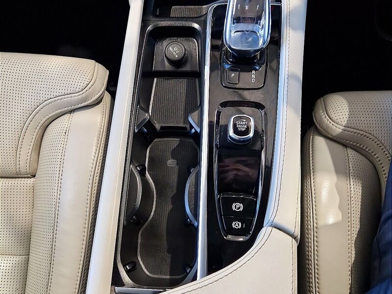 More views of Volvo XC90