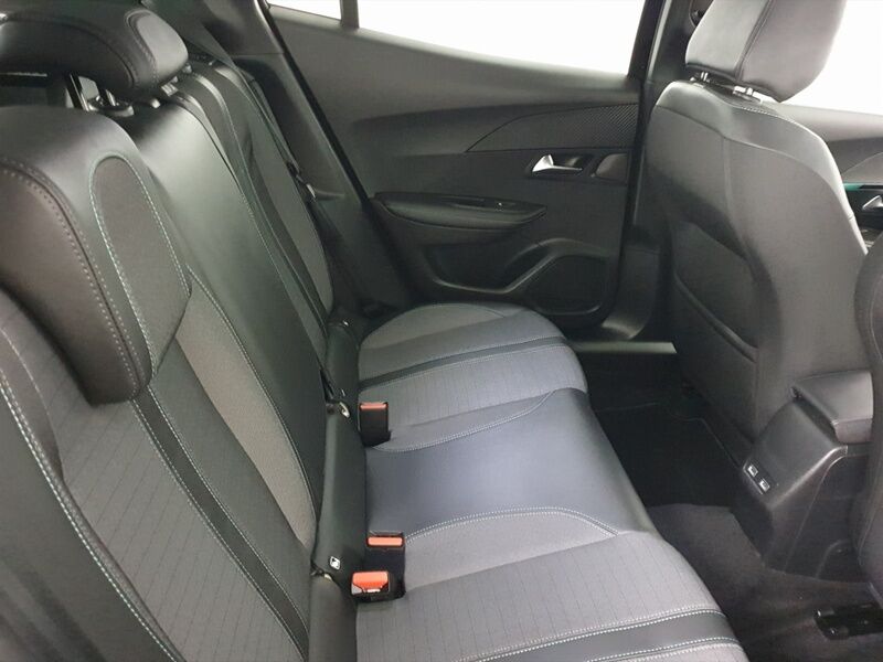 More views of Peugeot 2008