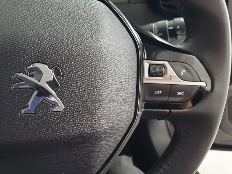 More views of Peugeot 2008