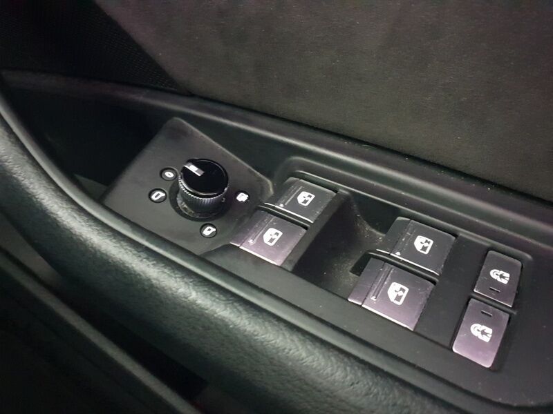 More views of Audi E-Tron