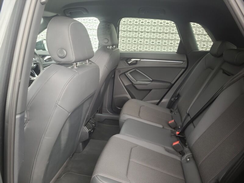 More views of Audi Q3