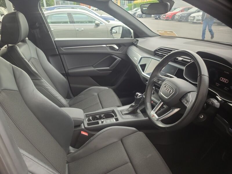 More views of Audi Q3