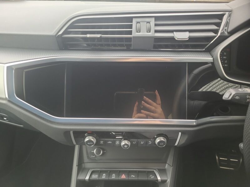 More views of Audi Q3