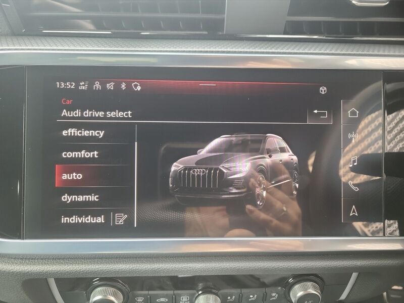 More views of Audi Q3
