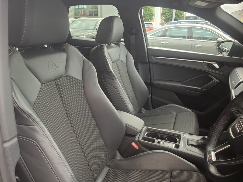 More views of Audi Q3