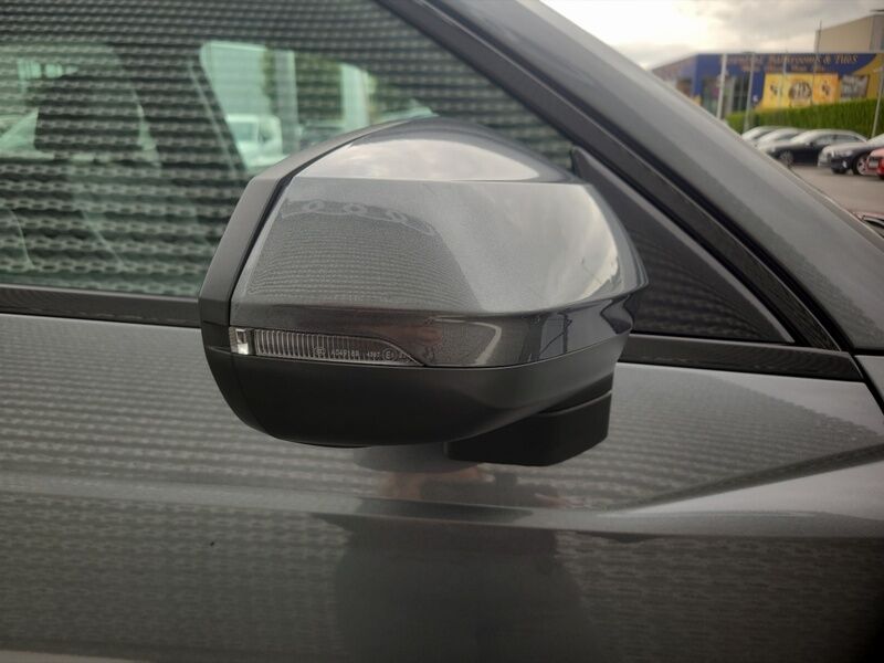 More views of Audi Q3