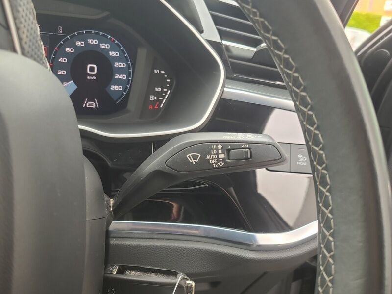 More views of Audi Q3