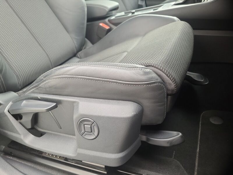 More views of Audi Q3