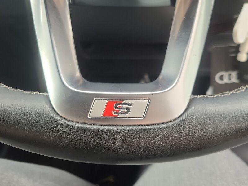 More views of Audi Q3