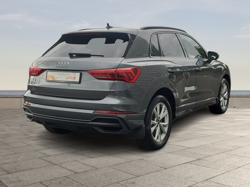 More views of Audi Q3