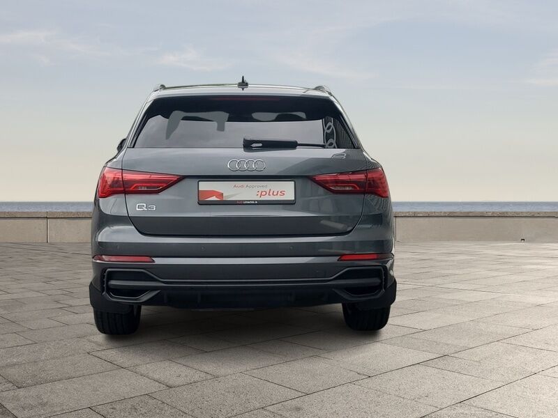 More views of Audi Q3