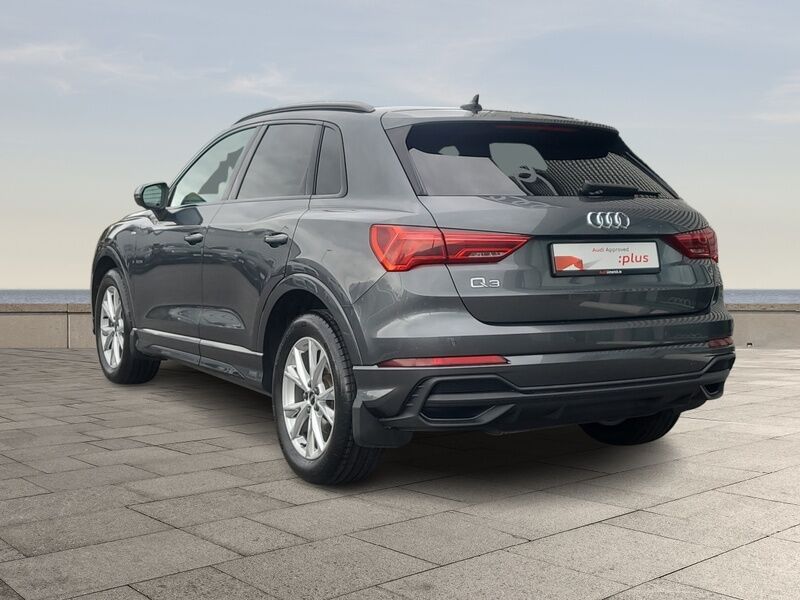 More views of Audi Q3