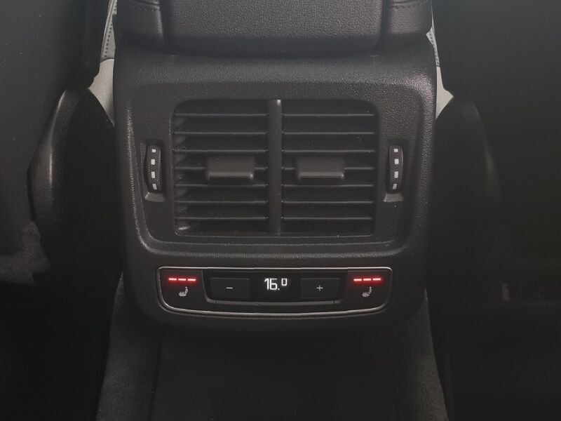 More views of Audi e-tron GT quattro