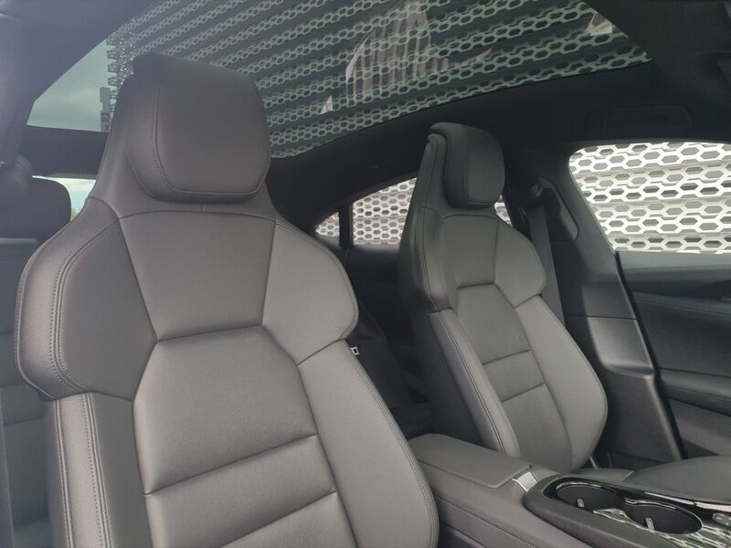 More views of Audi e-tron GT quattro