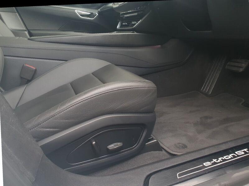 More views of Audi e-tron GT quattro