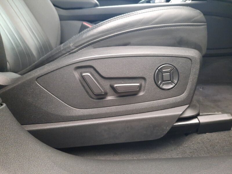 More views of Audi E-Tron