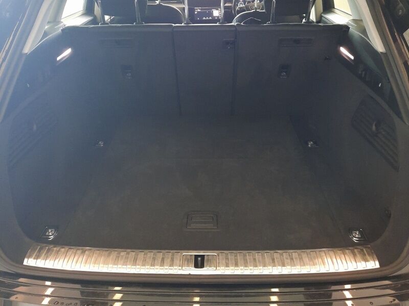 More views of Audi E-Tron