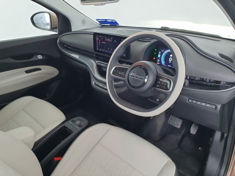 More views of Fiat 500e