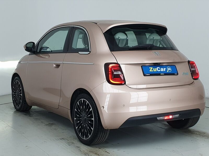 More views of Fiat 500e
