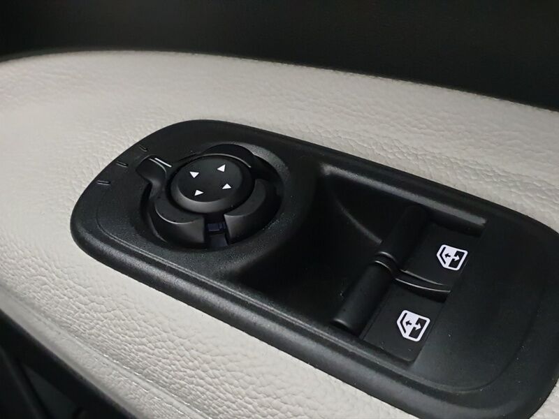 More views of Fiat 500e