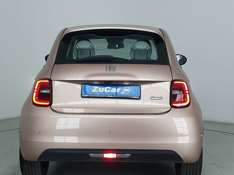 More views of Fiat 500e