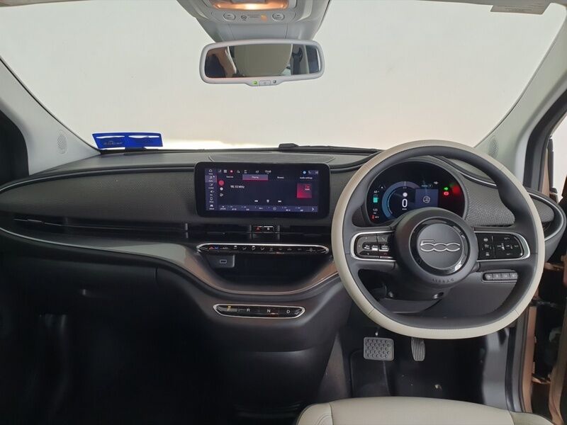 More views of Fiat 500e