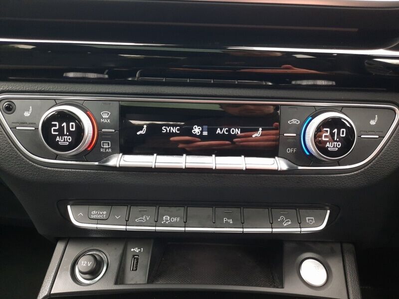 More views of Audi Q5