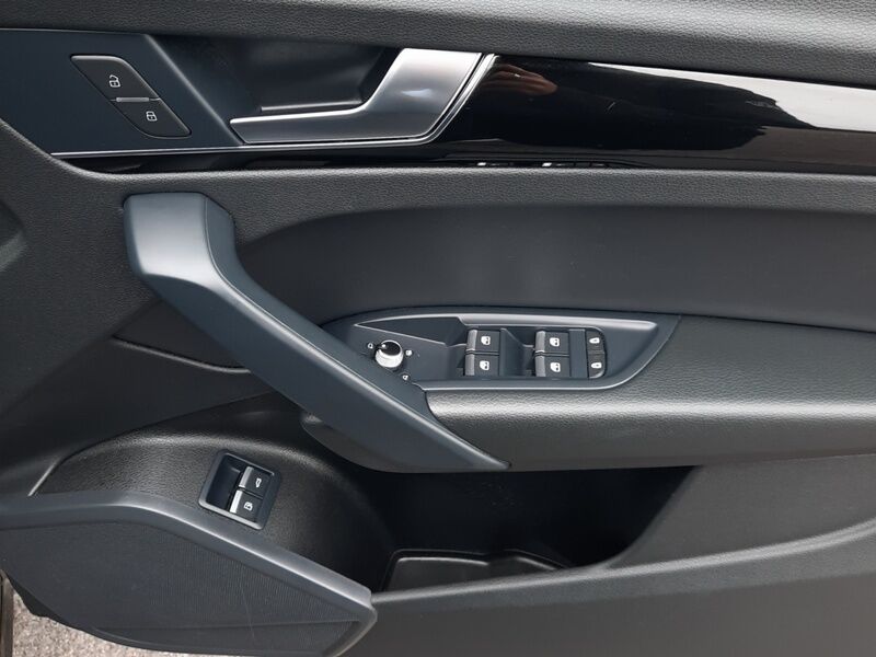 More views of Audi Q5