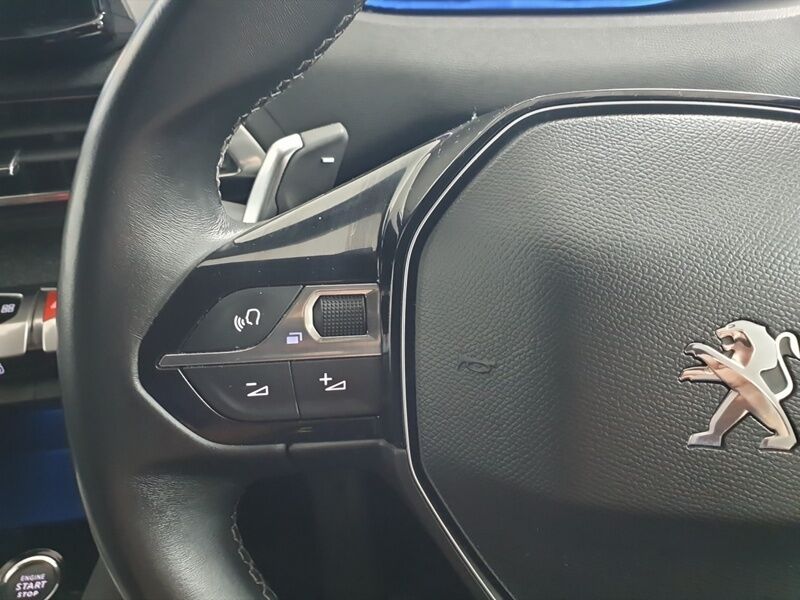 More views of Peugeot 5008