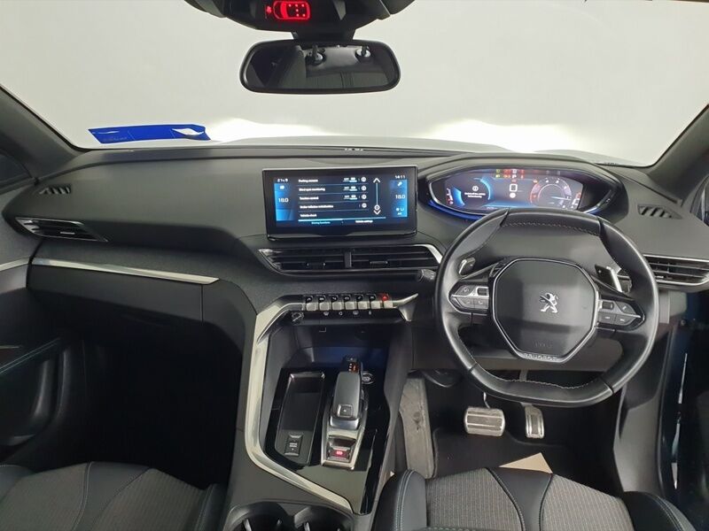 More views of Peugeot 5008
