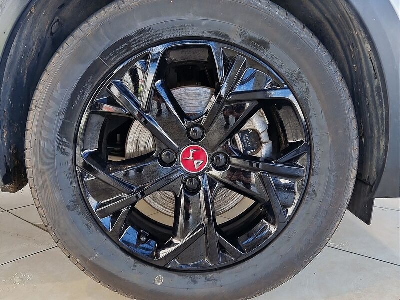 More views of DS Automobiles DS 3