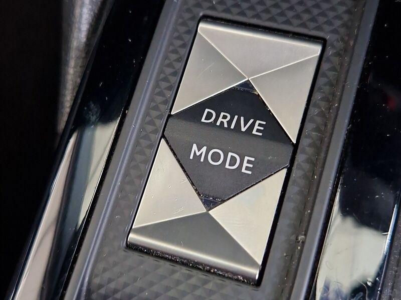 More views of DS Automobiles DS 3