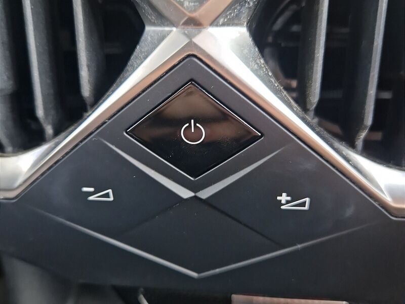 More views of DS Automobiles DS 3