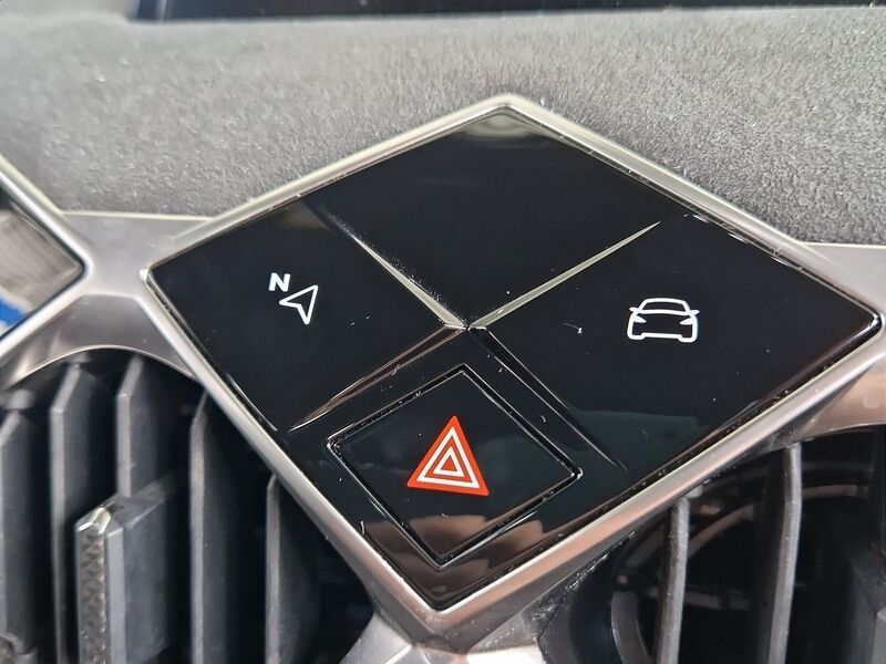 More views of DS Automobiles DS 3