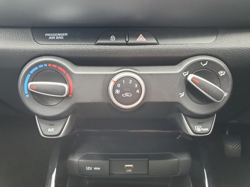 More views of Kia Stonic