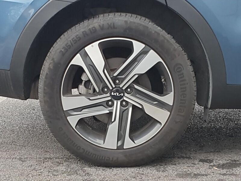 More views of Kia Sorento