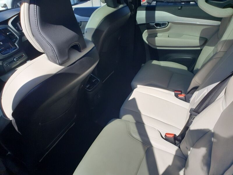 More views of Volvo XC90