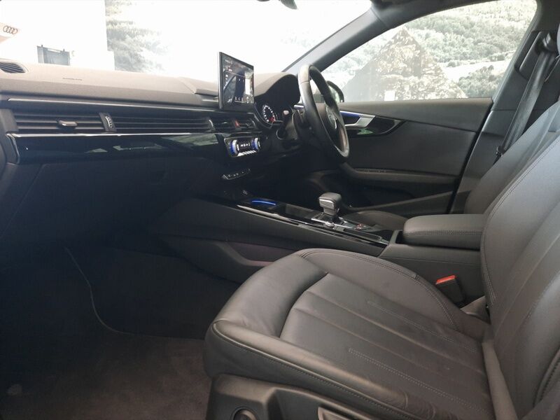 More views of Audi A4 Avant